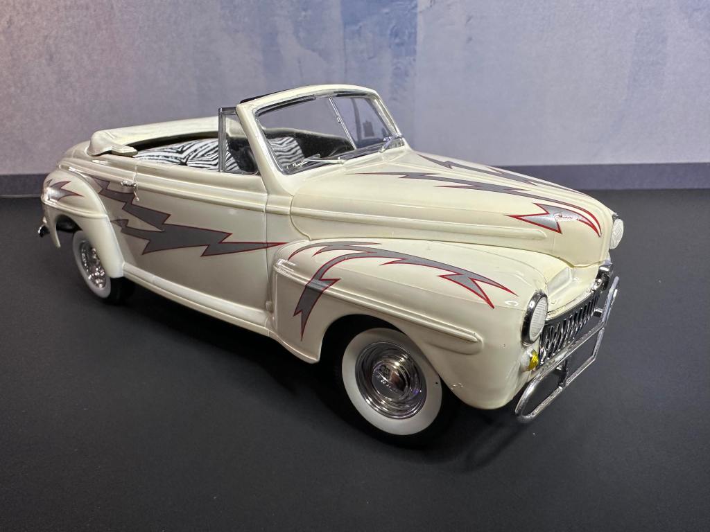Revell 1948 Ford Convertible GREASED LIGHTNING model kit front view